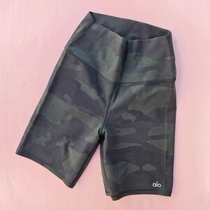 Alo Yoga Camo High Waist Biker Shorts Women's Size M Activewear Athleisure